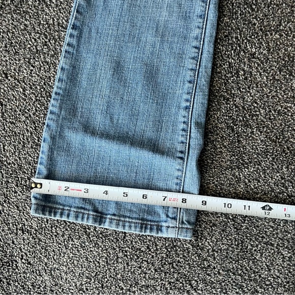 Levi's Women's Light Wash Boot-Cut Jeans - Picture 10 of 10